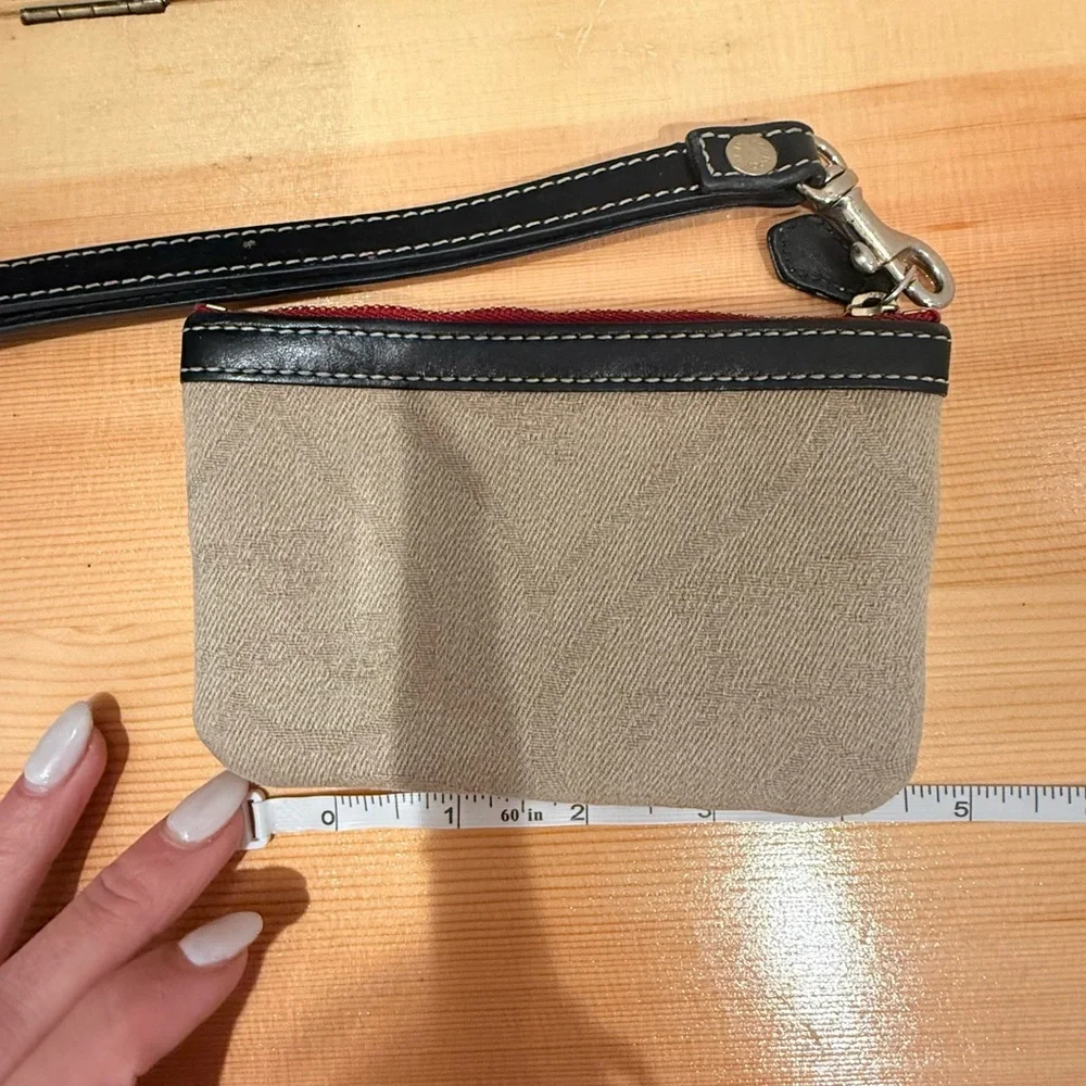 Dooney & Bourke coin purse with handle strap - Picture 2 of 8